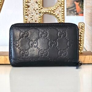 EUC Gucci Monogram Zippy Compact Wallet